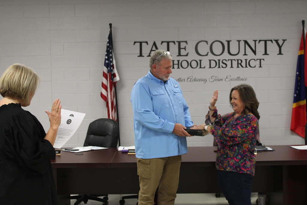 Terri Reeves and Dale Dunigan sworn in. 