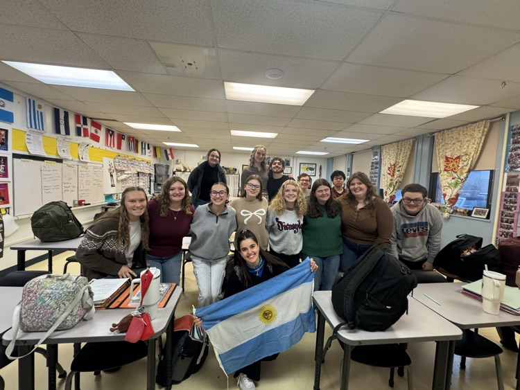 GHS Spanish students learning about Argentina