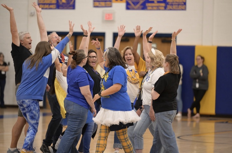 PHOTOS OF STUDENTS AND STAFF FROM THE GRAFTON HIGH SCHOOL THUSE 