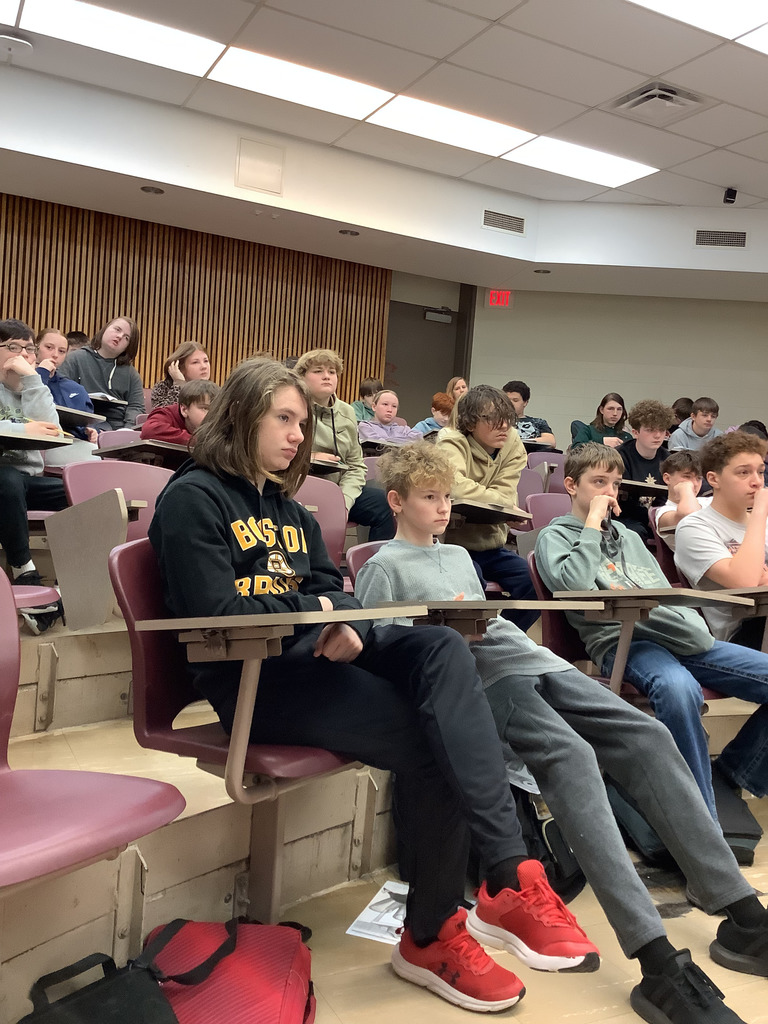 8th grade students viewing procedure in forum