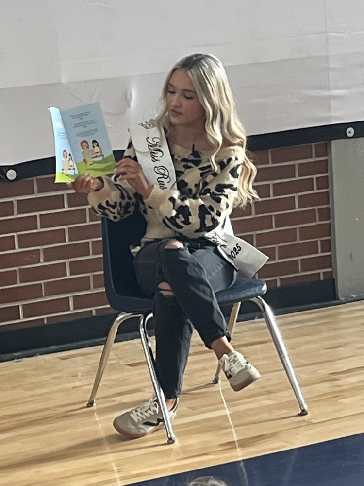 Izzy Horn, Miss Russell County Fair 2025 visiting our RES first graders about being true to themselves.