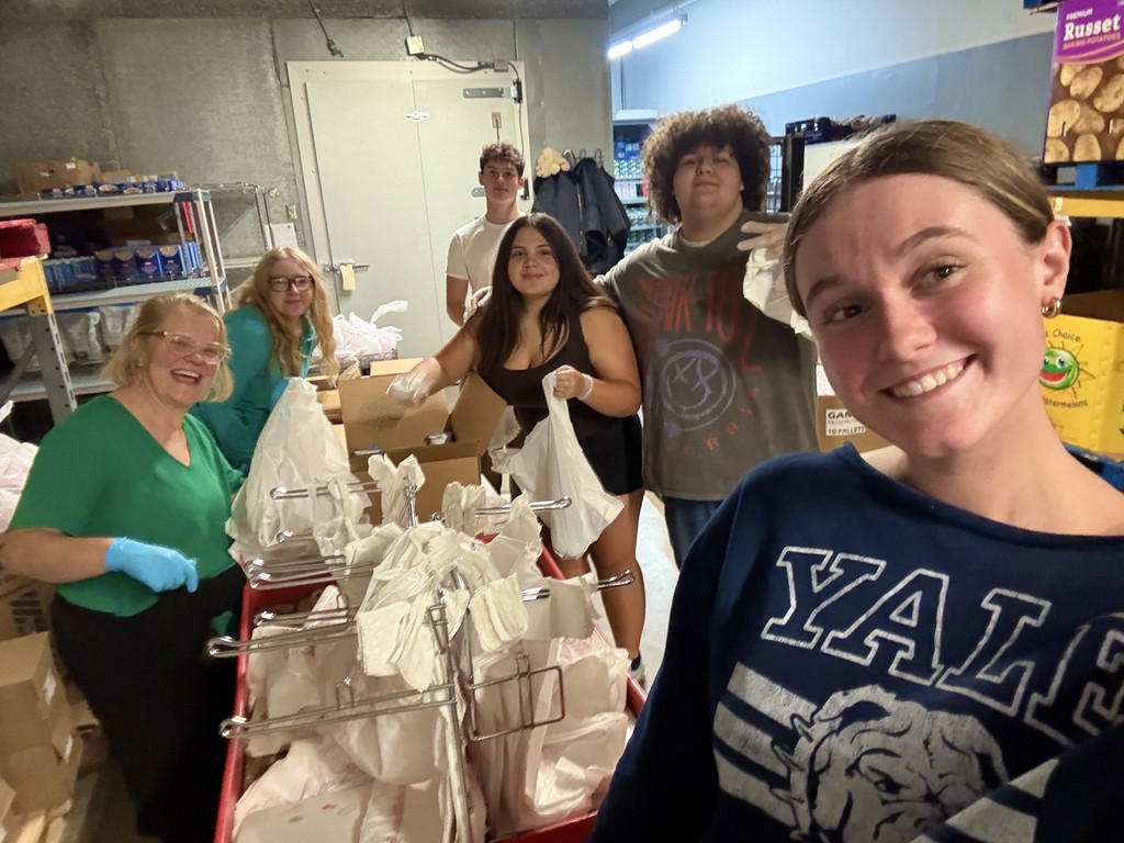 Key Club at the Mid-Ohio Food Bank