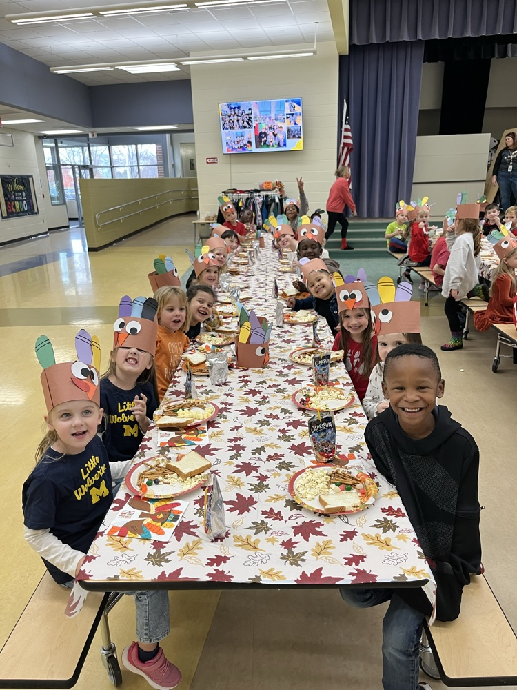  Charlie Brown Thanksgiving 