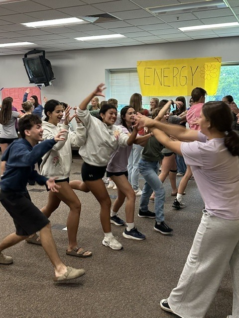 THS Link Crew Leaders Are Ready! Our Link Crew leaders spent Monday and Tuesday training, team building, and preparing for an exciting start to the school year! On Monday, they’ll officially put that training into action as we welcome the Class of 2030 to their very first day of high school! This year marks our 14th year of Link Crew at THS, and we’re proud to continue the tradition of upperclassmen helping our newest students feel welcomed, connected, and ready for high school.