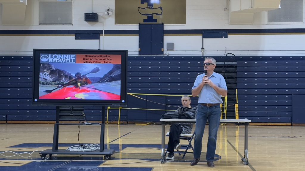 Lonnie presenting at Teutopolis High School