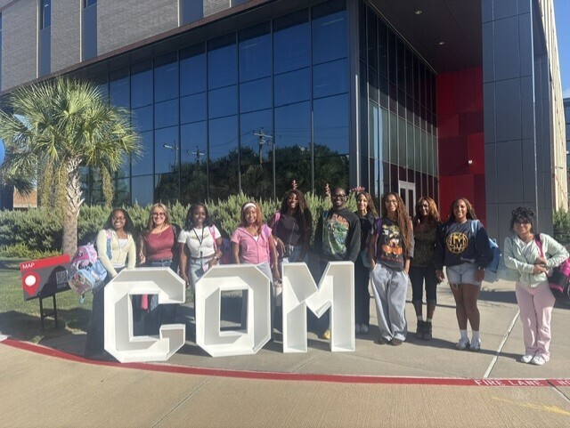 Seniors at the COM campus for their Early College High School classes