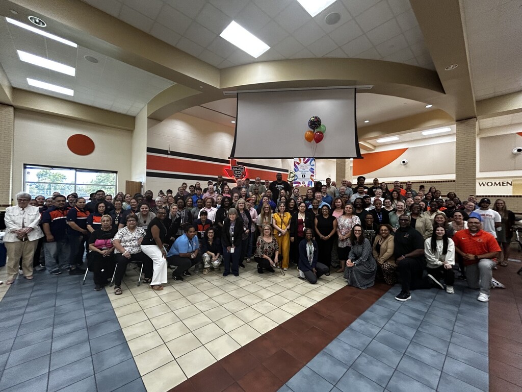 TCHS group photo celebrating TEA B rating
