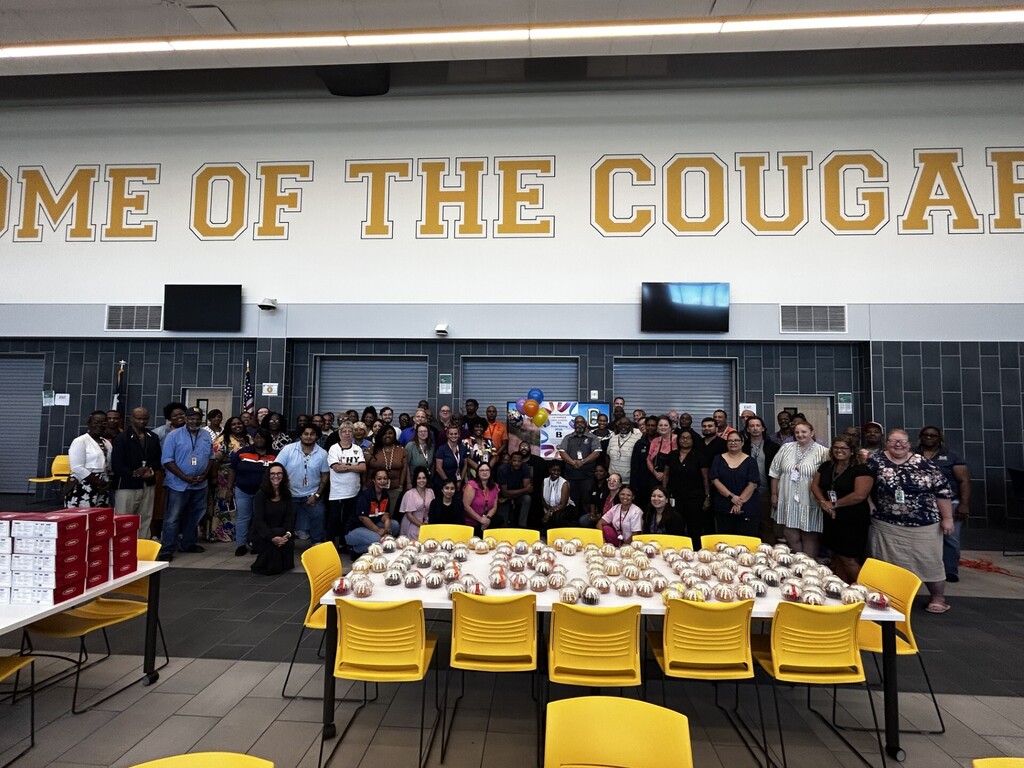 Campus group photo at LMHS celebrating TEA B rating