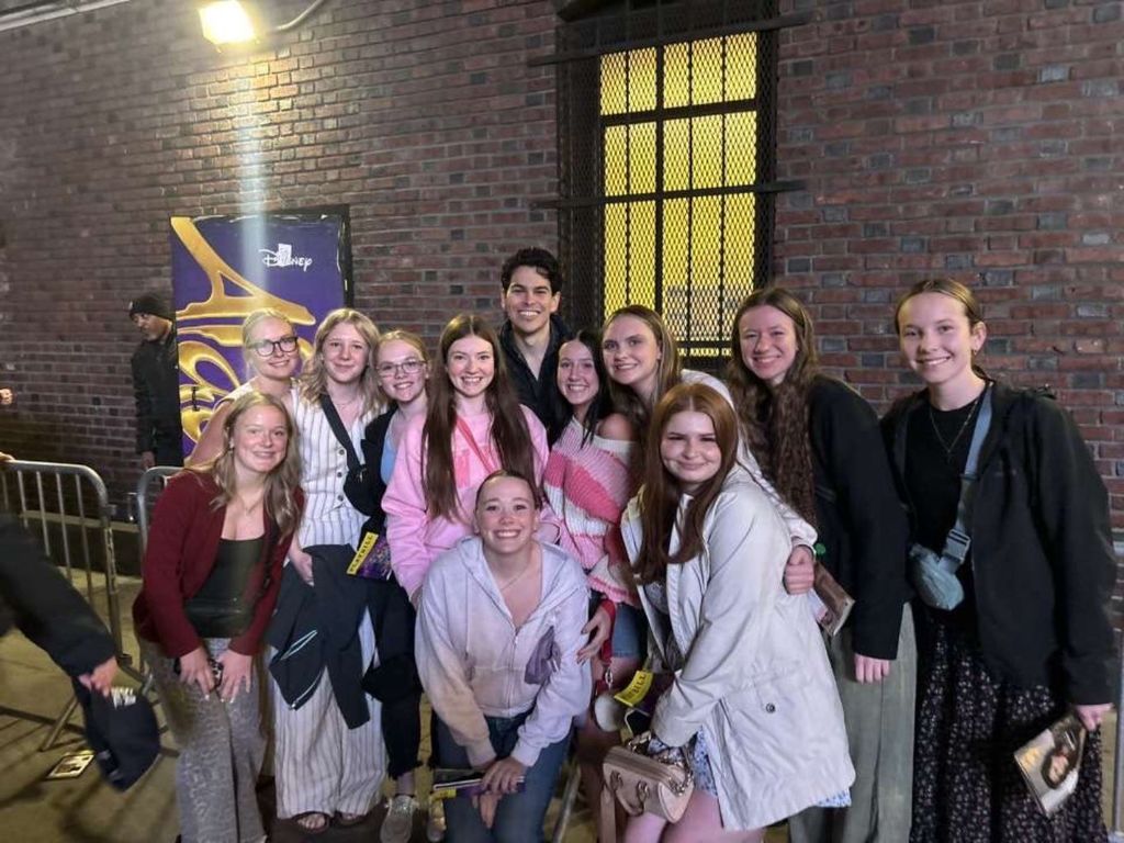 Pictures include: Wreath laying ceremony, meeting the lead from Aladdin on Boardway, and a group picture at the Capitol. 