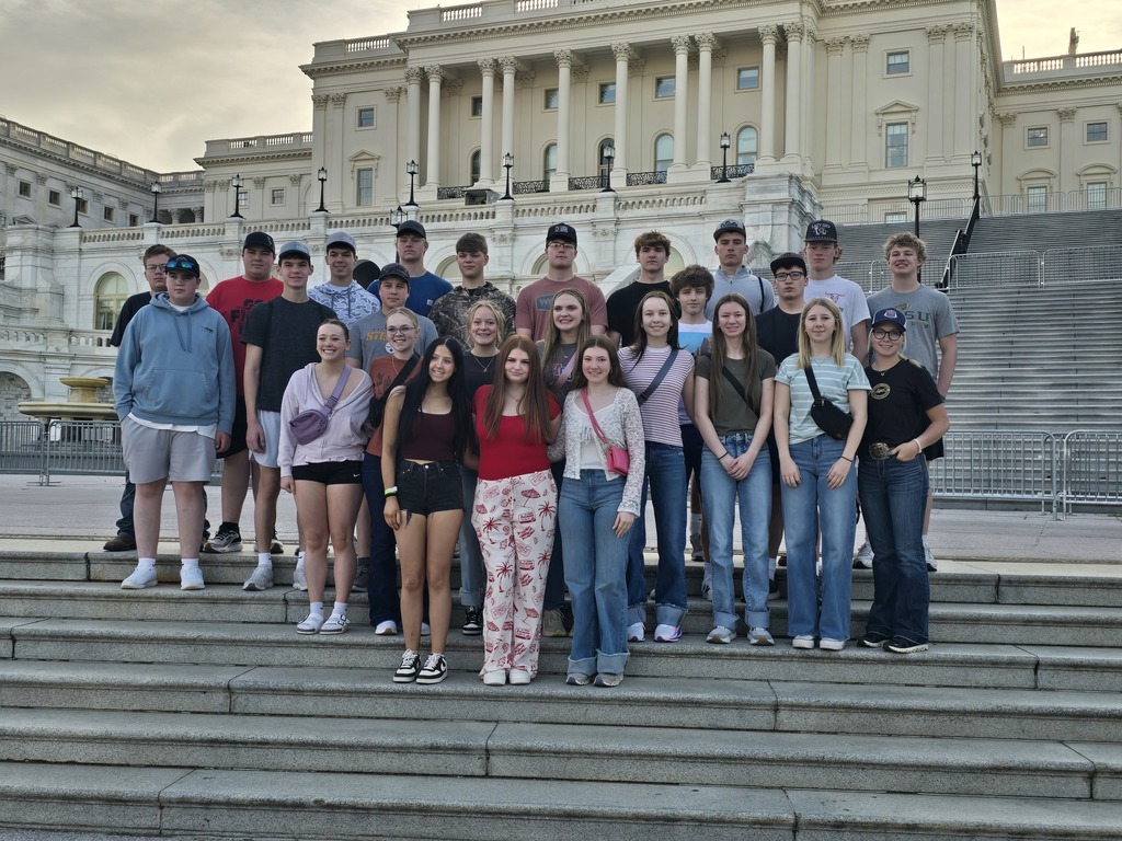 Pictures include: Wreath laying ceremony, meeting the lead from Aladdin on Boardway, and a group picture at the Capitol. 
