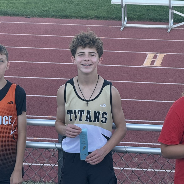 Owen Hubl placed 9th in the jrhi division at the Fairbury Invite