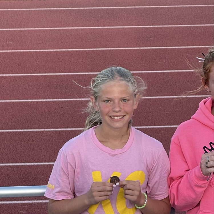 Joah Anderson placed 20th in the Varsity Girls race at Fairbury