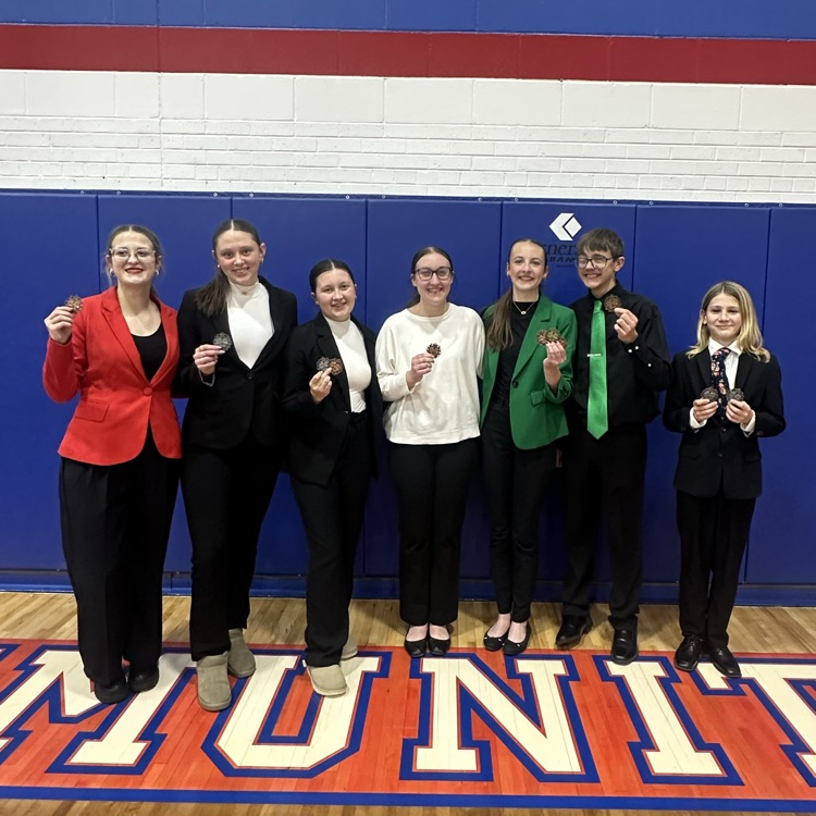 L-R: Mackenzie, Macy, Nora, Delainey, Riley, Deklann, Ethan