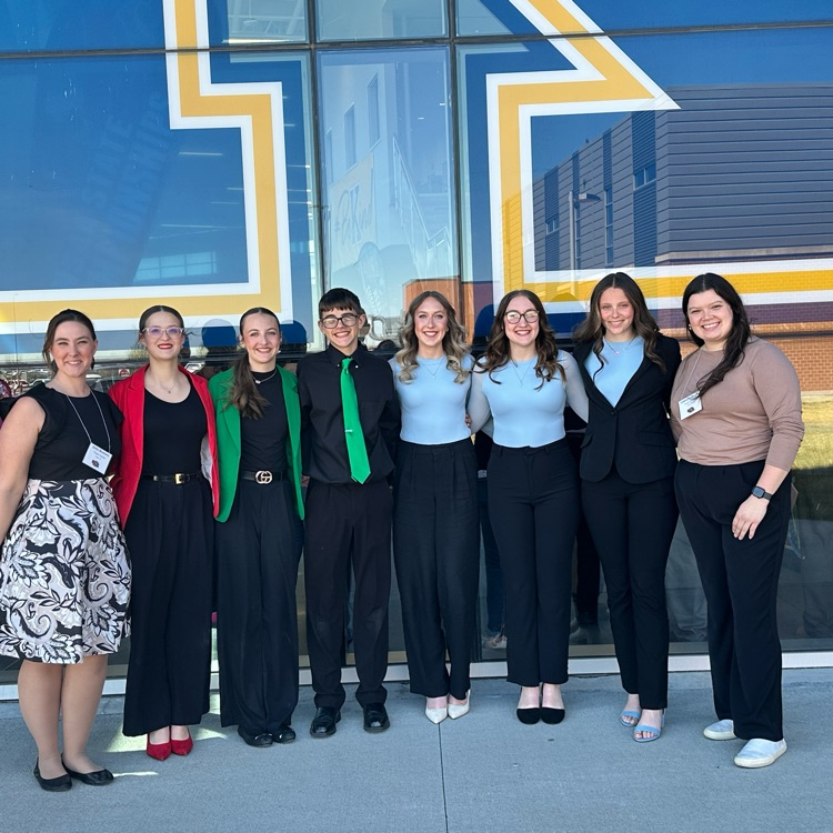 Coach Brumond, Kenzie, Riley, Deklann, Jocelynn, Delainey, Macy, Coach Wright