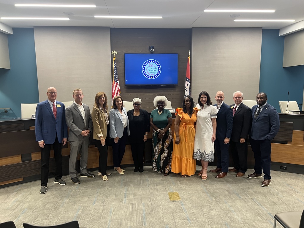 Photo of Graduates and members of the Department of Education