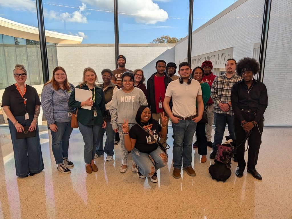 Photo of Group on Field Trip to Arkansas Museum of Fine Arts