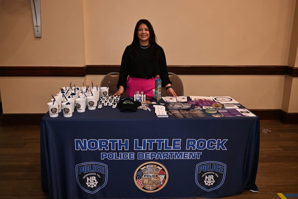 Celebrating Women’s History Month in North Little Rock! 🌸  I was honored to participate in Women on the Way to Success: Protect Your Image, Your Story, and Your Future, an inspiring event hosted by Conexión de Negocios Latinos, founded by Irma Chavez.  The Goodwill Industries of Arkansas Academy team was proud to support attendees by helping build resumes, sharing information about our training programs, and inviting participants to enroll.  Women from across Central Arkansas connected through workshops on resume writing, starting a business in Arkansas, professional image, and complimentary professional headshots.  Thank you to Conexión de Negocios Latinos for the opportunity to be part of such a meaningful event empowering women in our community. 💪✨