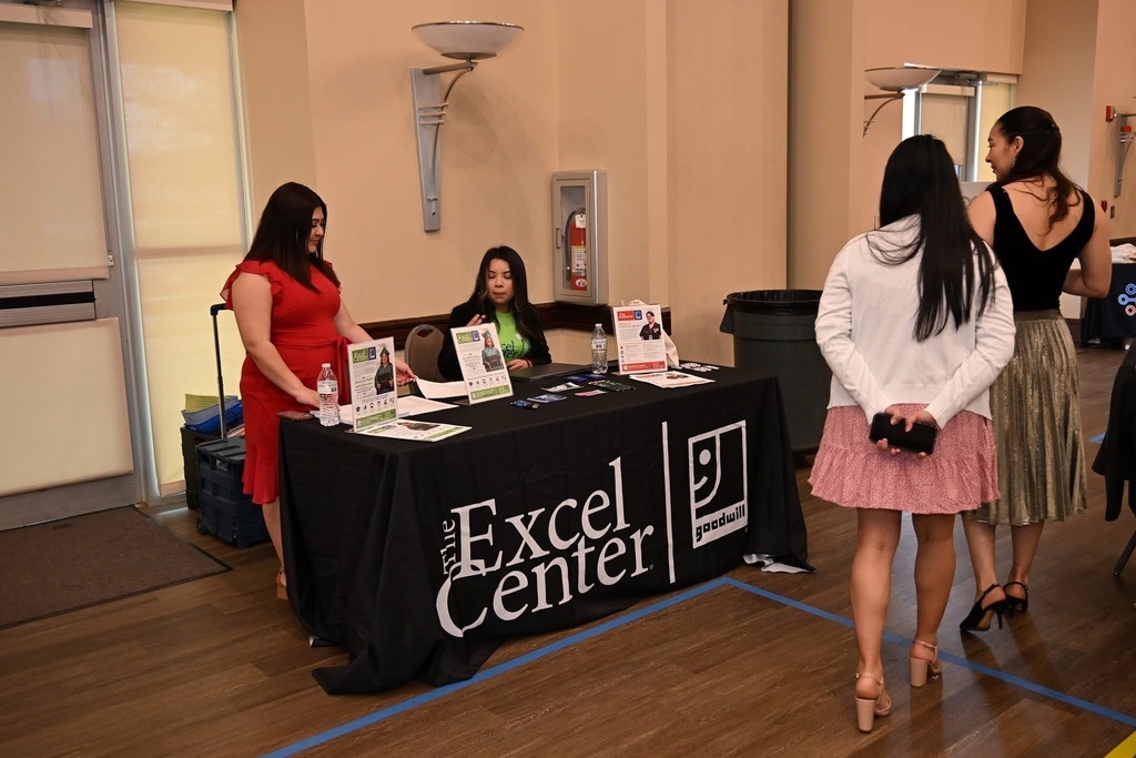 Celebrating Women’s History Month in North Little Rock! 🌸  I was honored to participate in Women on the Way to Success: Protect Your Image, Your Story, and Your Future, an inspiring event hosted by Conexión de Negocios Latinos, founded by Irma Chavez.  The Goodwill Industries of Arkansas Academy team was proud to support attendees by helping build resumes, sharing information about our training programs, and inviting participants to enroll.  Women from across Central Arkansas connected through workshops on resume writing, starting a business in Arkansas, professional image, and complimentary professional headshots.  Thank you to Conexión de Negocios Latinos for the opportunity to be part of such a meaningful event empowering women in our community. 💪✨