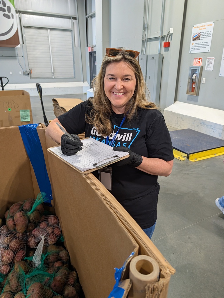 Photo of staff volunteering at Arkansas Food Bank