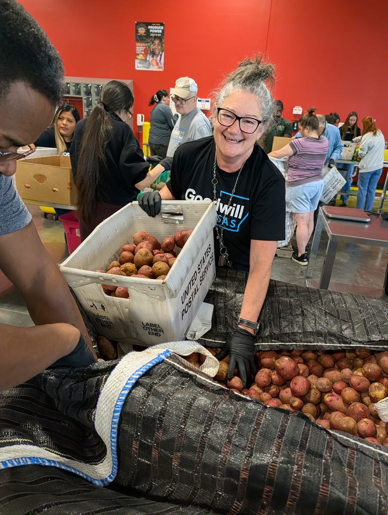 Photo of staff volunteering at Arkansas Food Bank