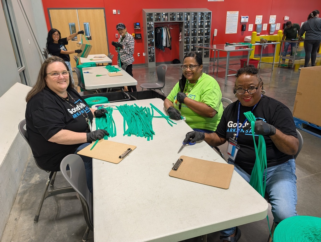 Photo of staff volunteering at Arkansas Food Bank