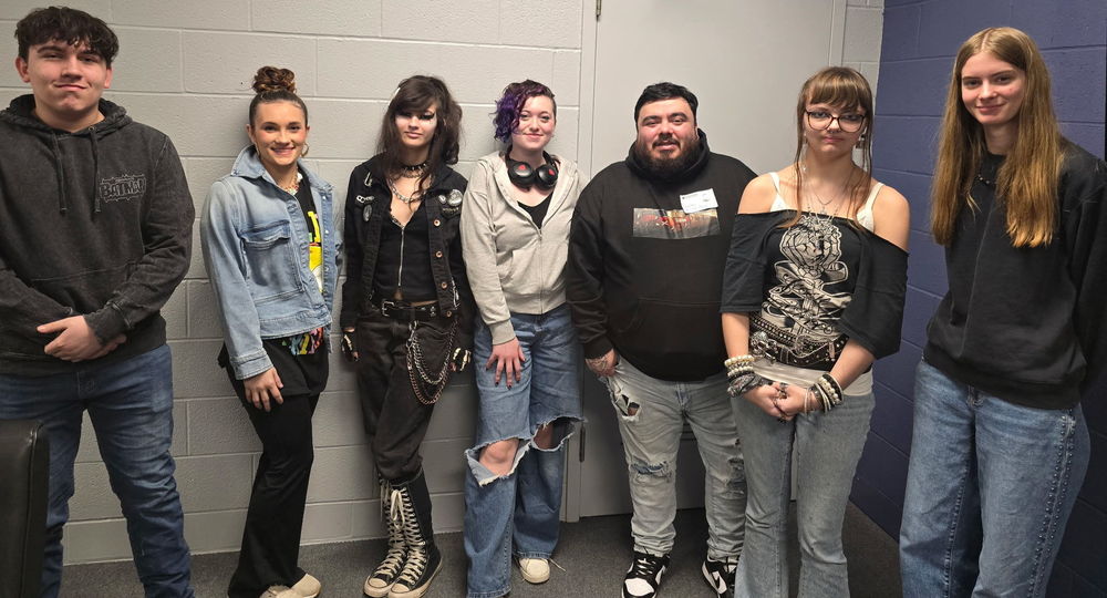 Freddie Alvarez and students