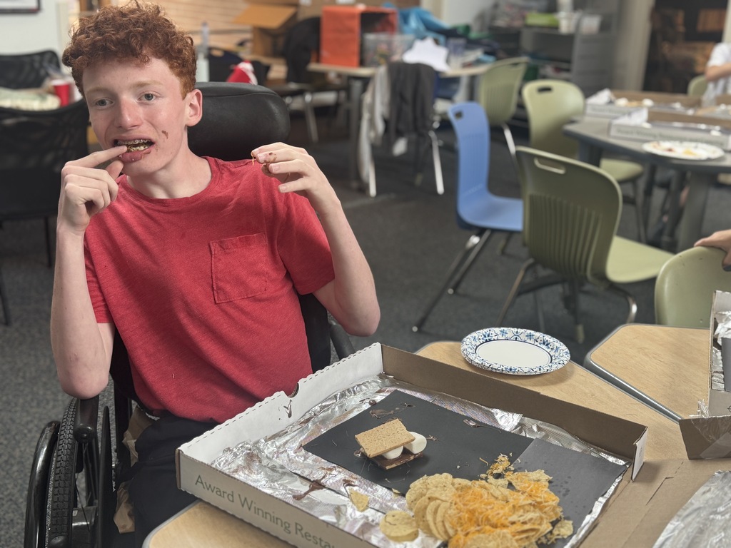 Laurel Summer Camp- Week 2! The theme was "Out of This World". Water Wednesday included making awesome solar ovens and delicious lunch! #Laurelschool #summercamp #space #dyslexia