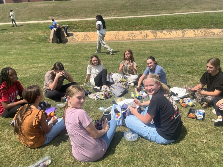 lunch on the lawn