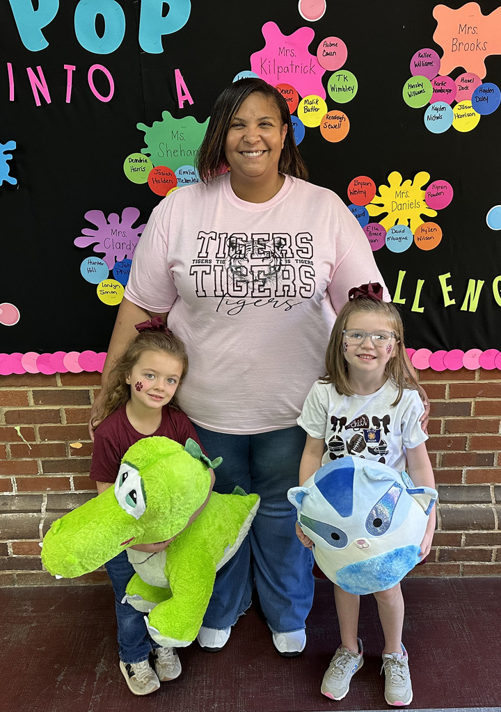 Kadence Hutto (left), a Pre-K student, and Riley Kate O'Bryant, a kindergarten student (right), were recognized for top sales in the recent Charleston Wrap fundraiser at Thomasville Elementary School. Hutto had Top Online Sales, and O'Bryant had Top Catalog Sales. They are pictured with Melissa Washington, TES Principal.