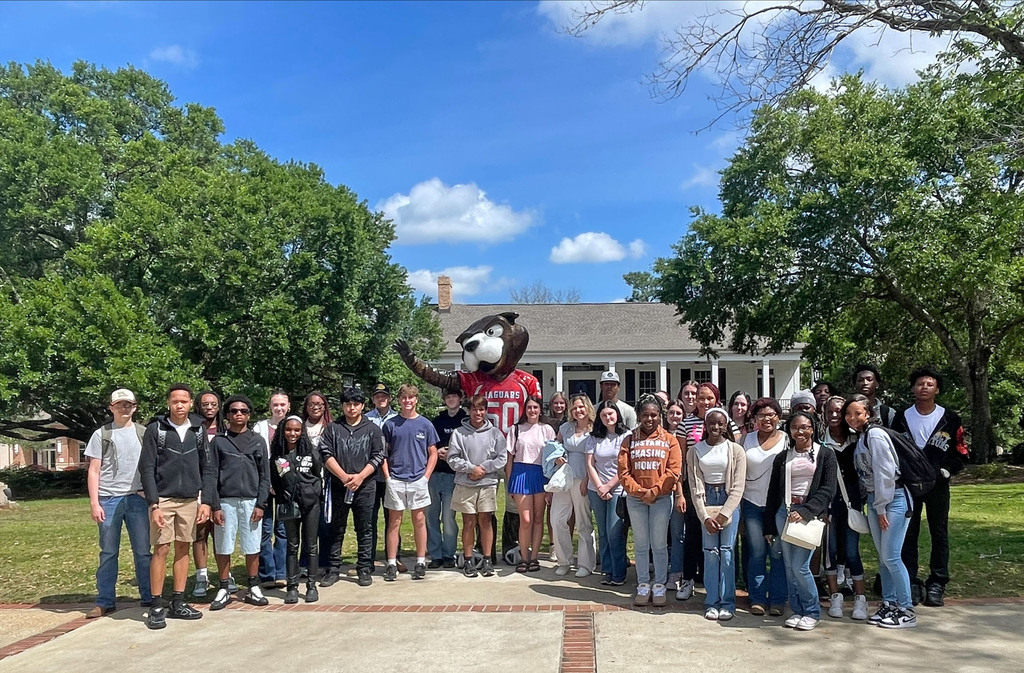The ninth and 10th grade Educational Talent Search students toured the University of South Alabama on April 15. The students were provided an admissions presentation. They were also able to view a residence hall room, visit the rec center, and have lunch in the dining hall.