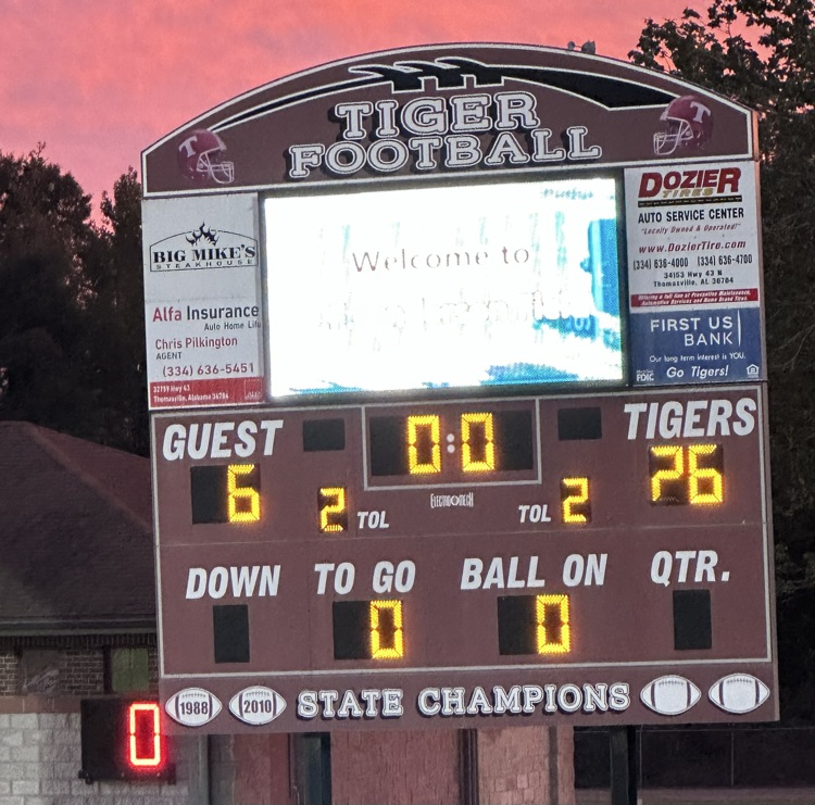 The Seniors/Sophomores beat the Juniors/Freshmen 26-6 Oct. 8 at the Powder Puff game at D.F. Anderson Field.
