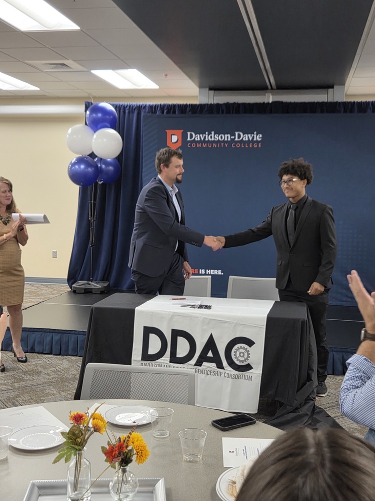 DDAC Apprentice Signing
