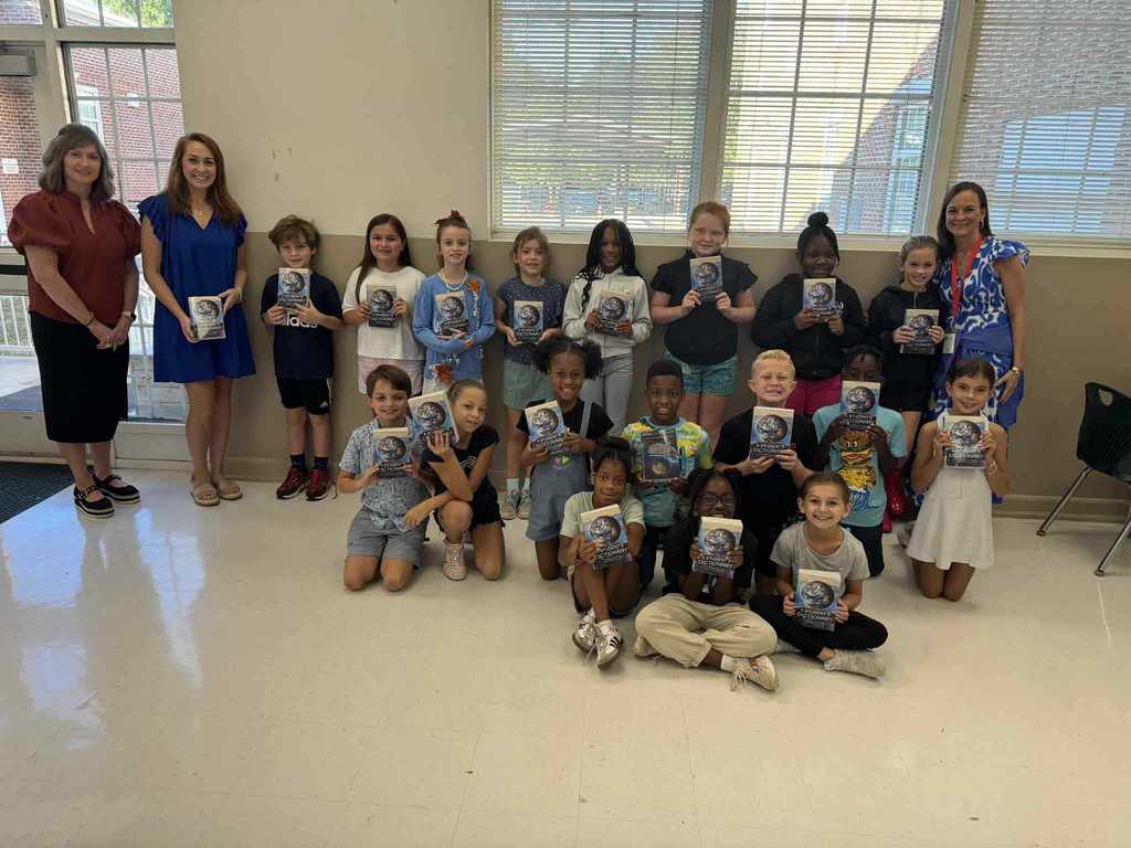 JES  Dictionary Distribution from Literacy of Thomas County 6