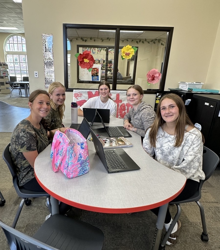 MPMS/SA Yearbook Staff 5