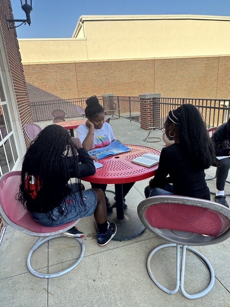 TCS Bulldogs Read Anywhere Fall Break 4