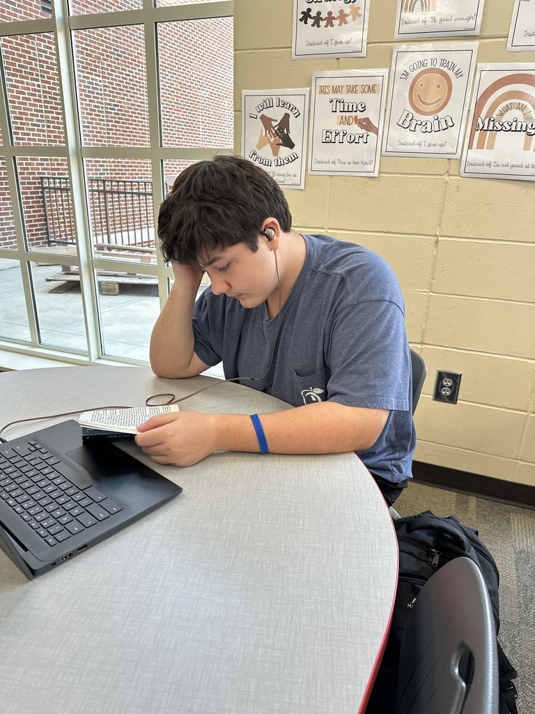 TCS Bulldogs Read Anywhere Fall Break 7