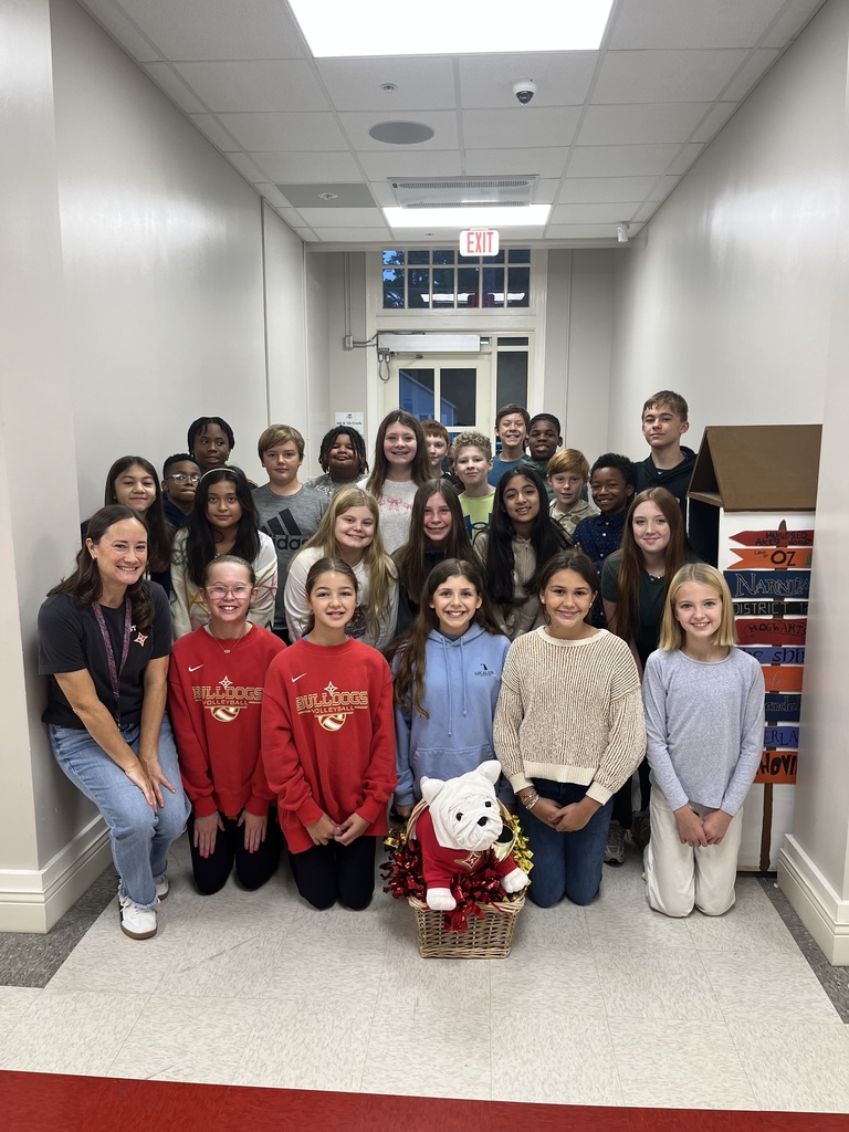 6th grade wins community service trophy