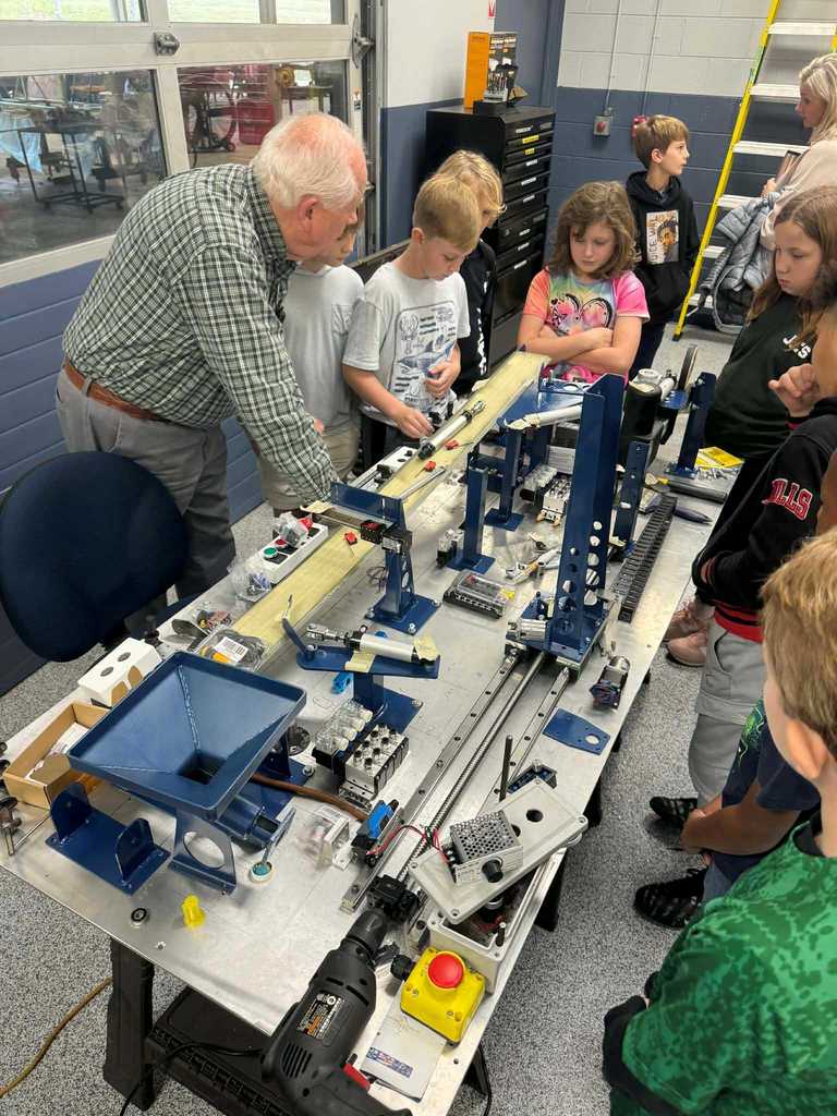 JES 4th grade at SRTC 1