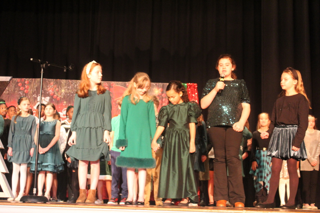 HES/JES Christmas Program 9