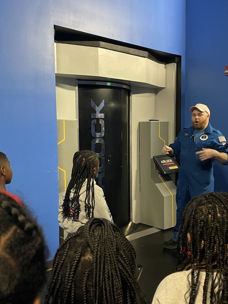 HES The Challenger Center 1st grade 6