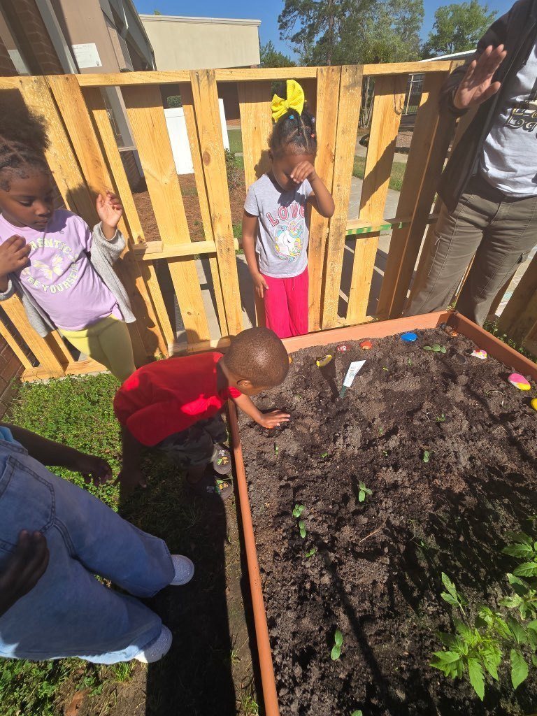 HES Prek Spring Garden 2