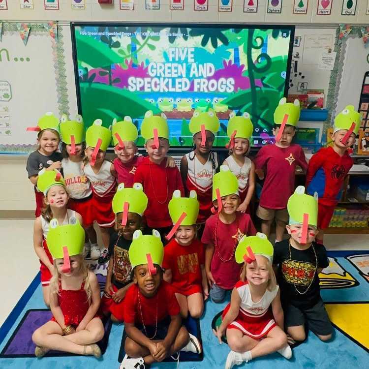 JES Prek Speckled Frogs - Pond Life
