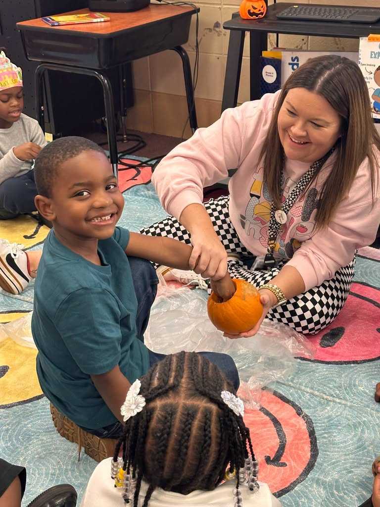 HES Kindergarten Pumpkins Science 3