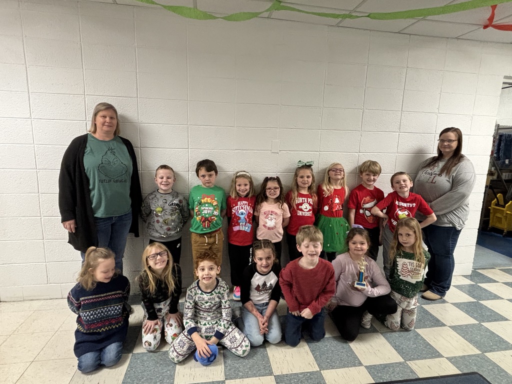 1st Grade won Cutest Performers Award