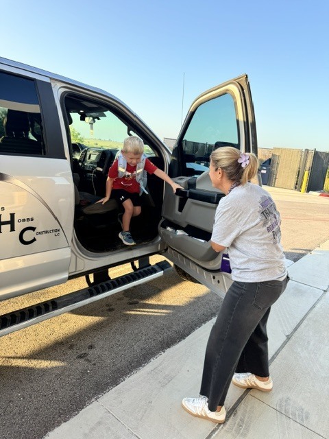 It was a great first morning back for our Thrall Tigers! A huge thank you to all our families for your patience during drop-off—seeing so many smiling faces at every campus made for a seamless start to the year!