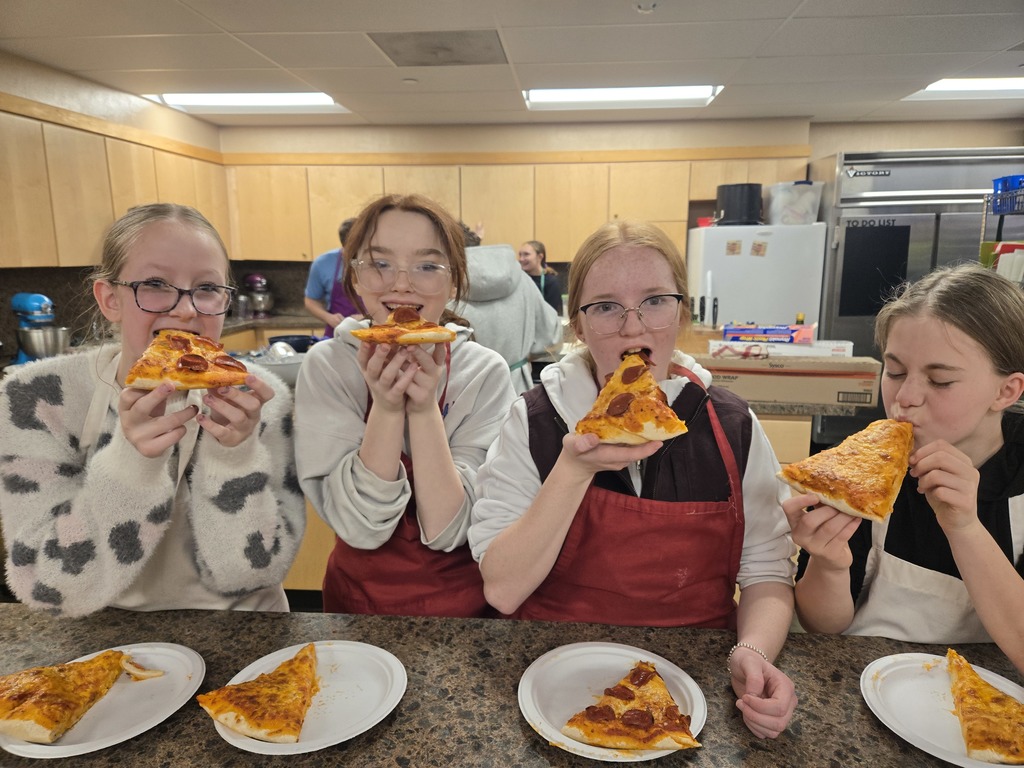 That is perfection! Homemade yeast crust!