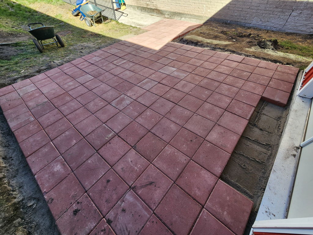 going to build a ramp into the building to make moving the grills easy.