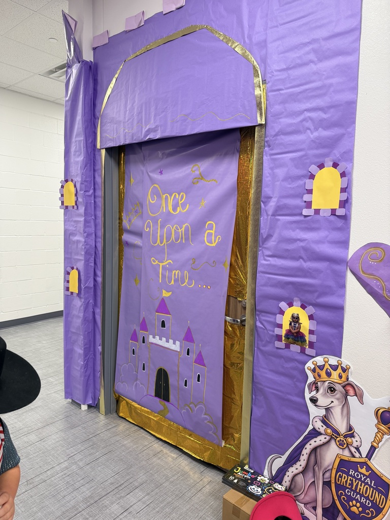 Homecoming door contest