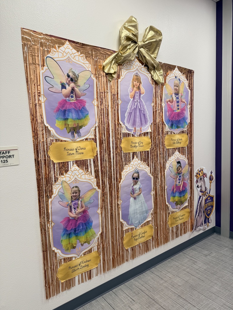Homecoming door contest
