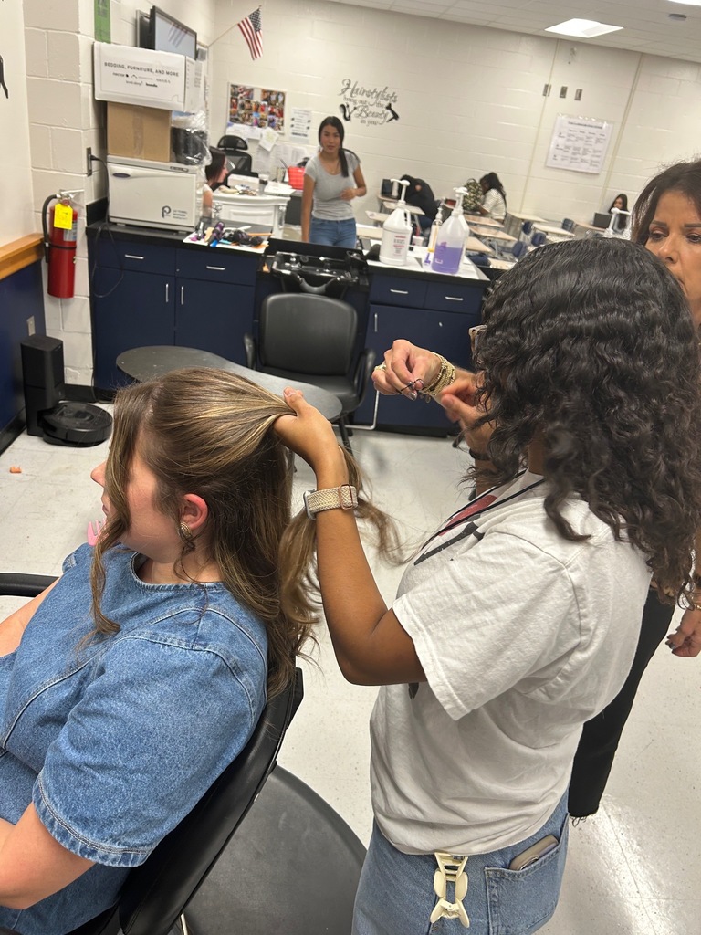 Wedding Season in the Floral Design Lab! (9)